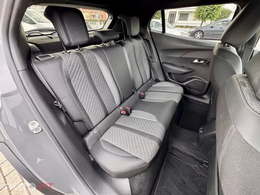 Peugeot 2008 1.2 PureTech Allure