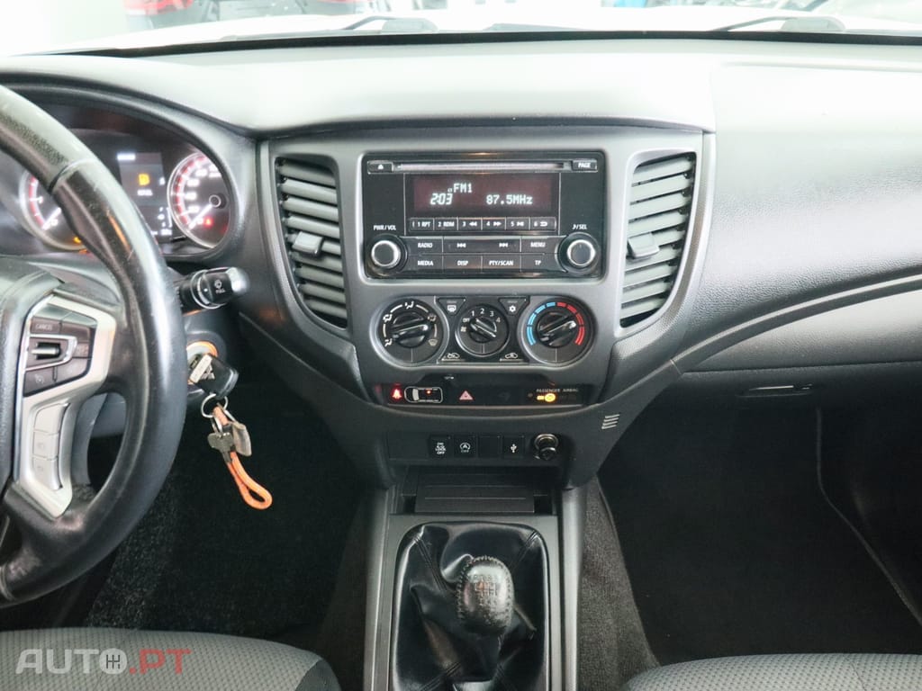 Mitsubishi L200 2.3 DI-D CD Invite 4WD