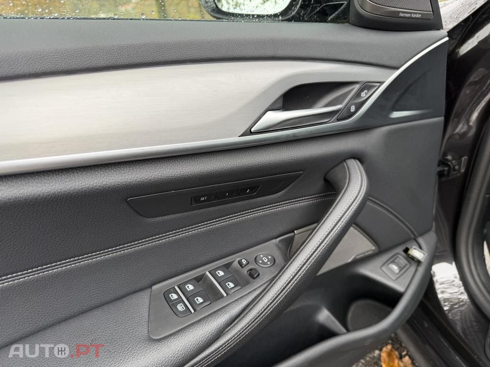 BMW 530 e Pack Desportivo M