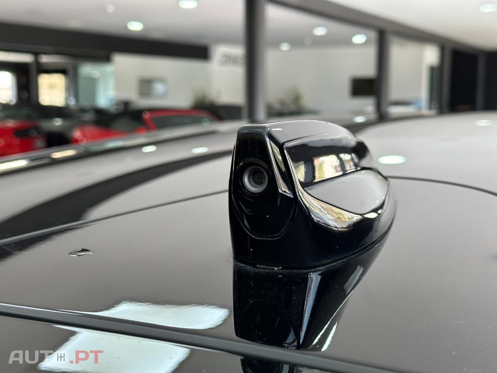 Land Rover Evoque P250 R-Dynamic HSE