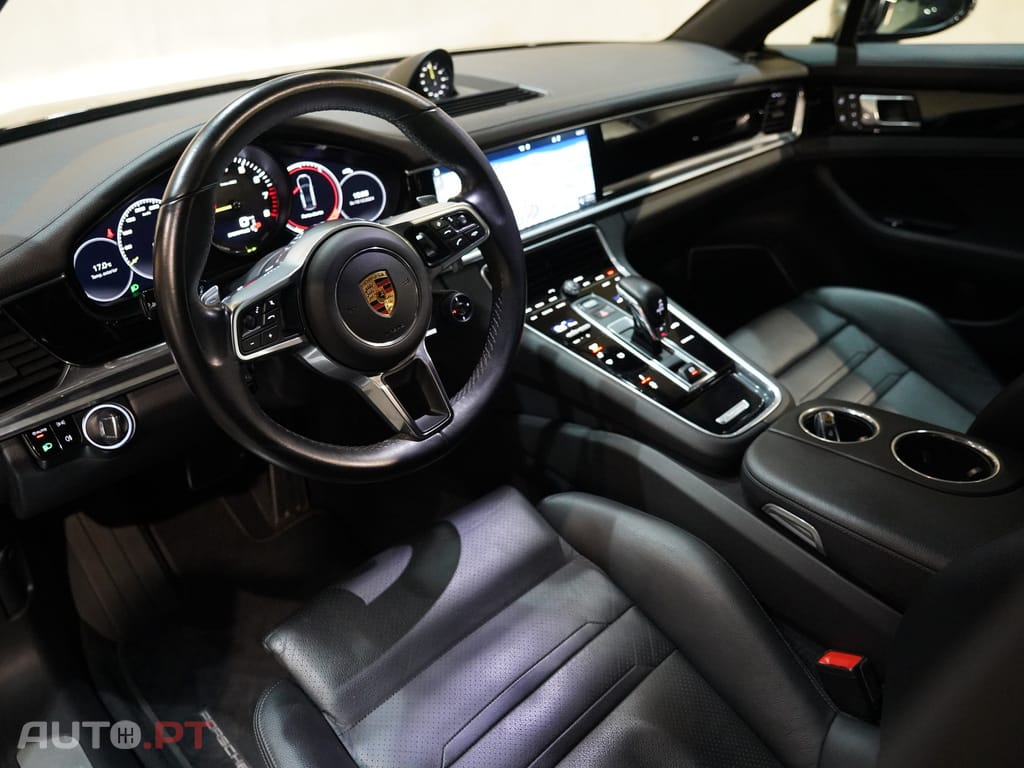 Porsche Panamera 4 E-Hybrid