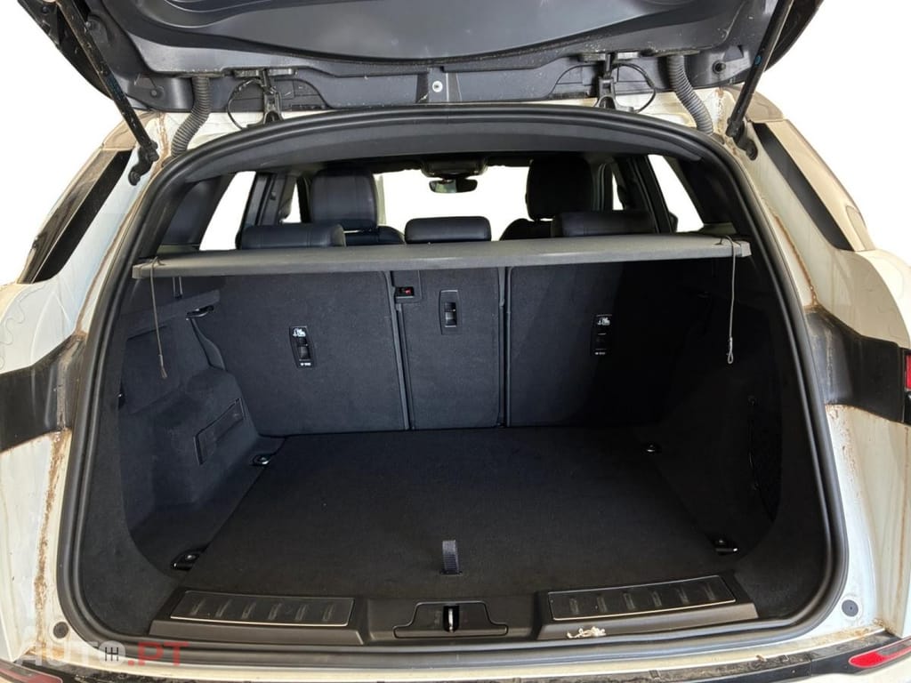 Land Rover Evoque P300e R-Dynamic HSE