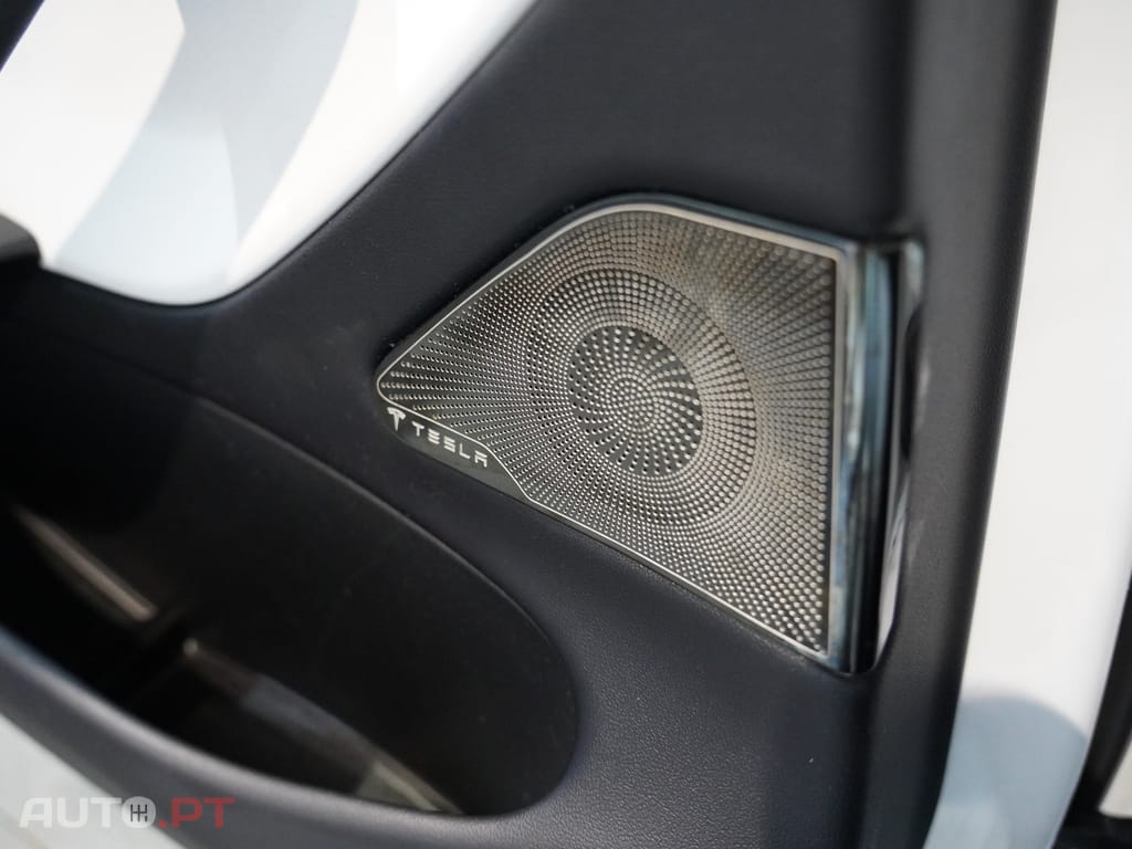 Tesla Model 3 Tração Traseira