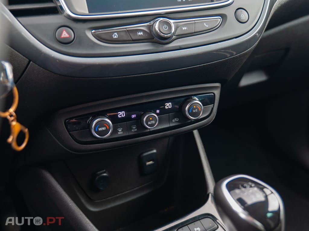 Opel Crossland 1.2 T Design & Tech