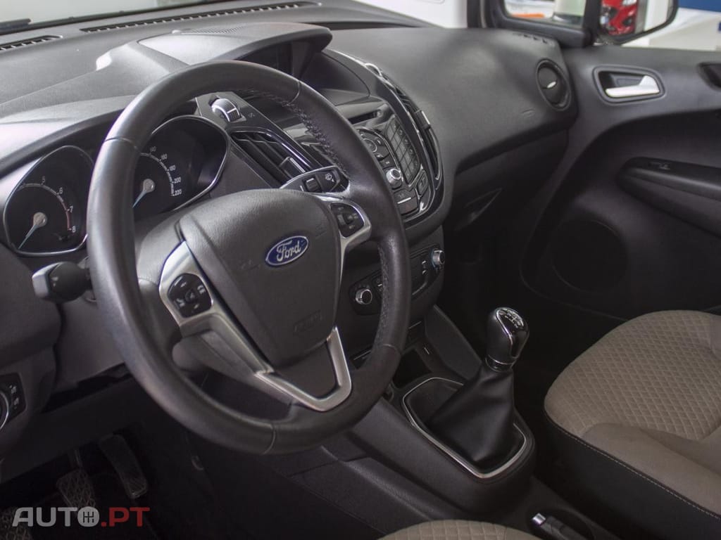 Ford Tourneo 1.0 EcoBoost Titanium