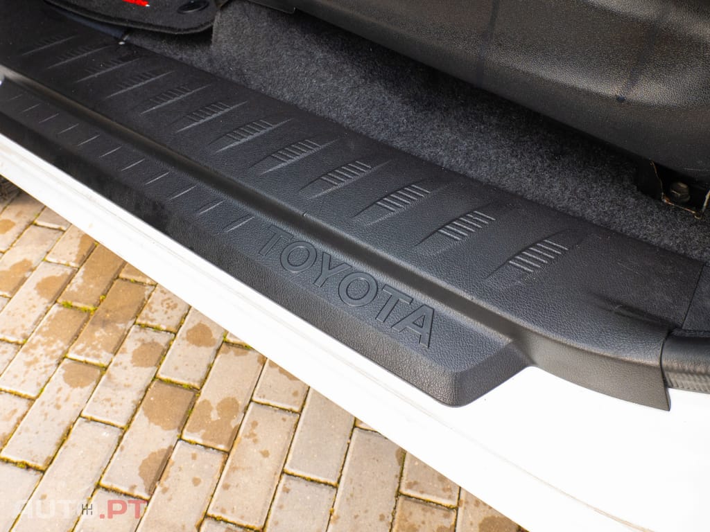 Toyota Hilux 2.4 D-4D 4WD CS CM