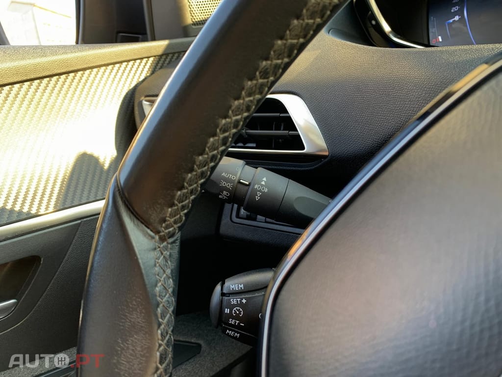 Peugeot 3008 1.5 BlueHDi Active