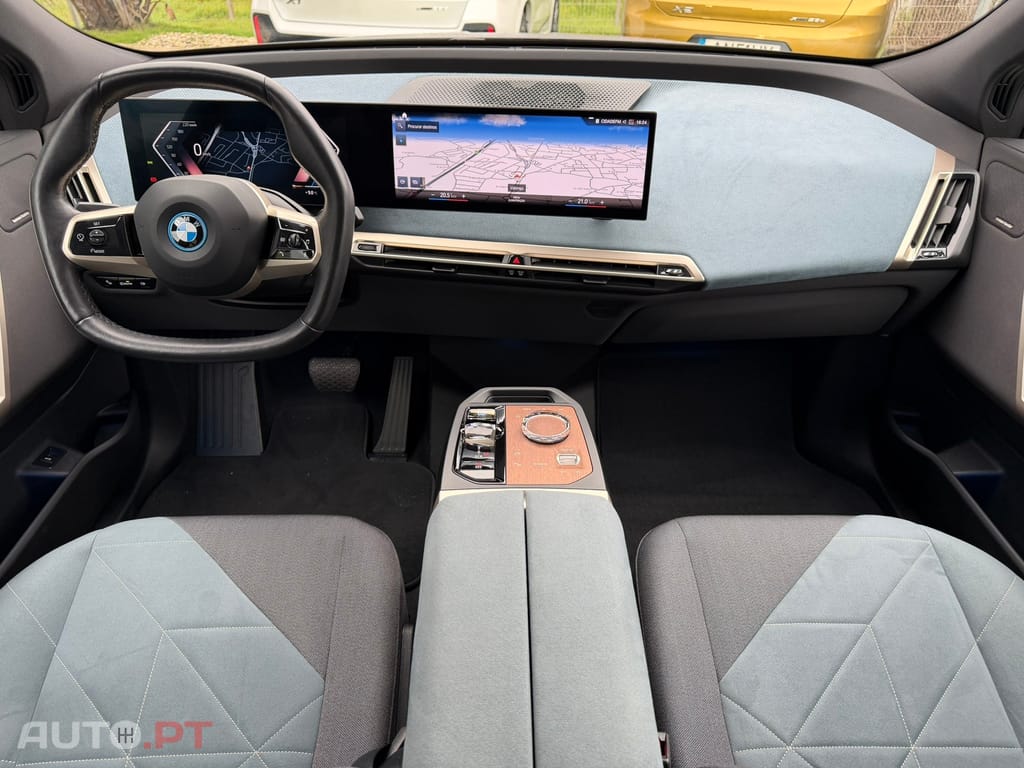 BMW iX xDrive 40
