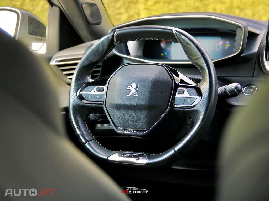 Peugeot E-2008 50 kWh GT