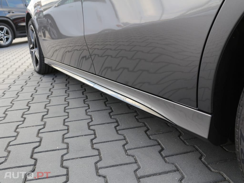 Mercedes-Benz A 250 e AMG Line