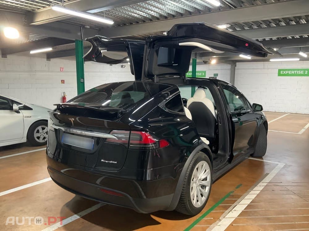 Tesla Model X 100 kWh Long Range Plus AWD