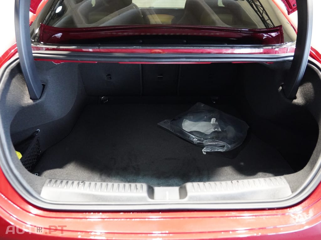 Mercedes-Benz CLA 250 com tecnologia EQ