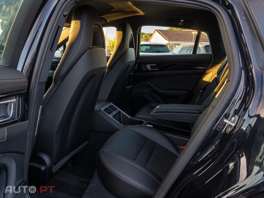 Porsche Panamera 4