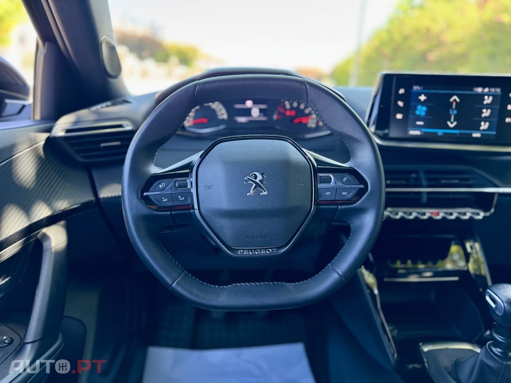 Peugeot 2008 PureTech 100 Allure