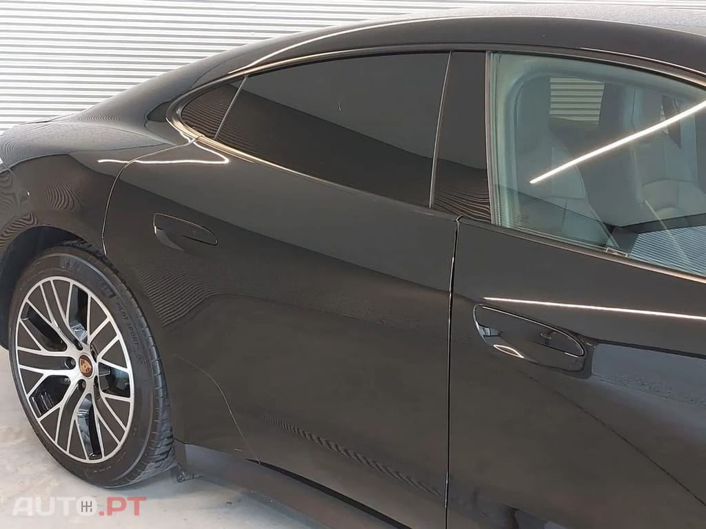 Porsche Taycan Standard