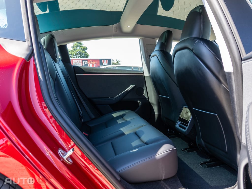 Tesla Model 3 Tração Traseira