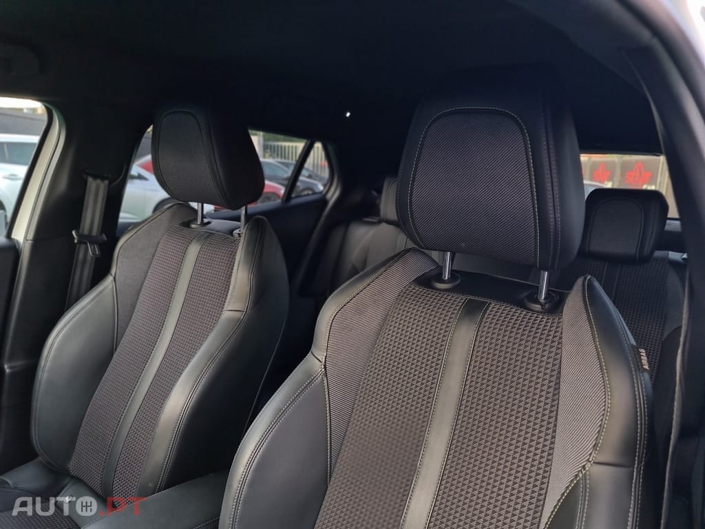 Peugeot 2008 1.2 PureTech GT Pack EAT8