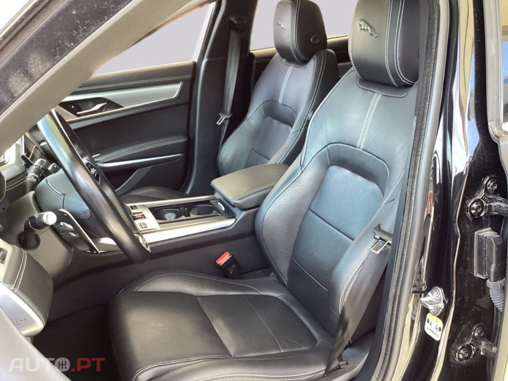 Jaguar XF Mild-Hybrid R-Dynamic S D200 AWD