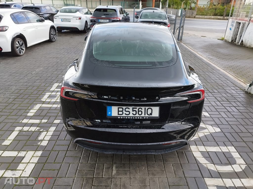 Tesla Model 3 Tração Traseira