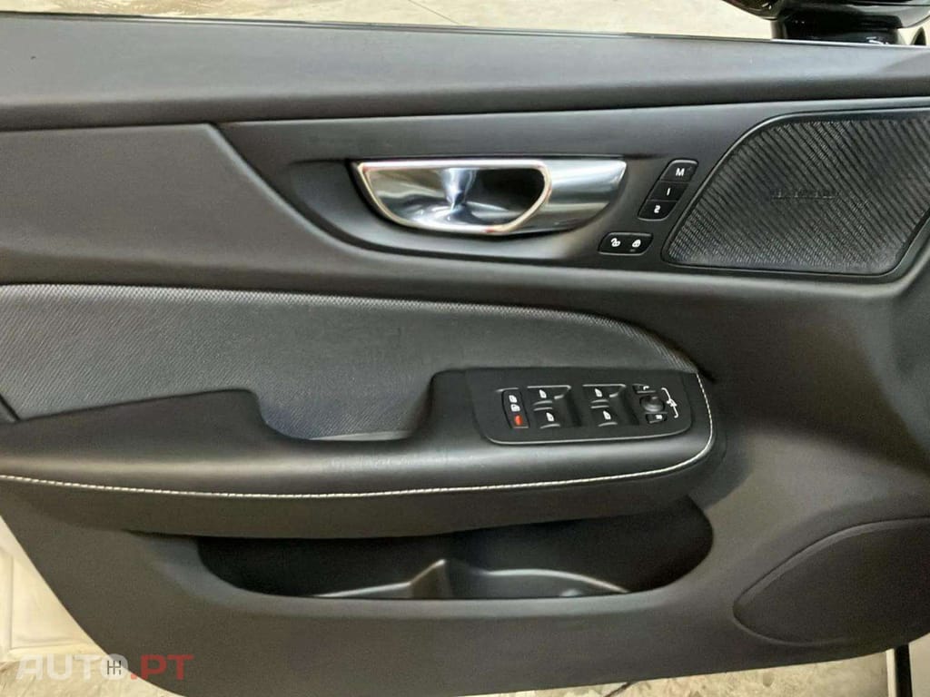 Volvo S60 2.0 T8 PHEV R-Design AWD