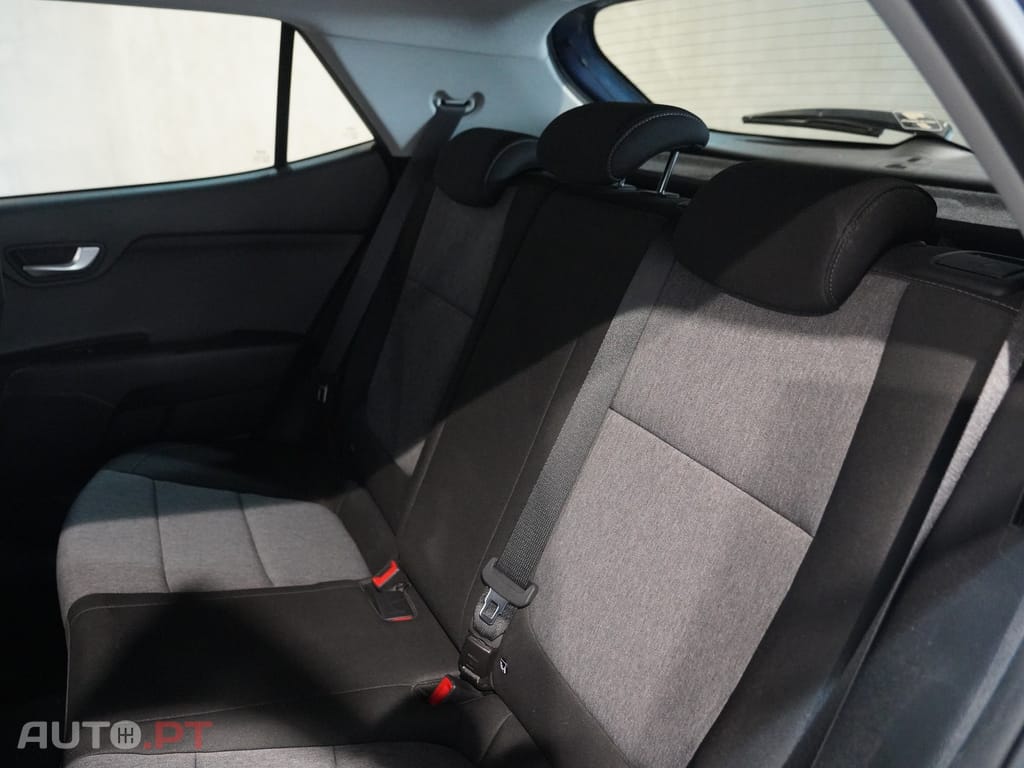 Kia Stonic 1.2 Dynamic — fotografia 15