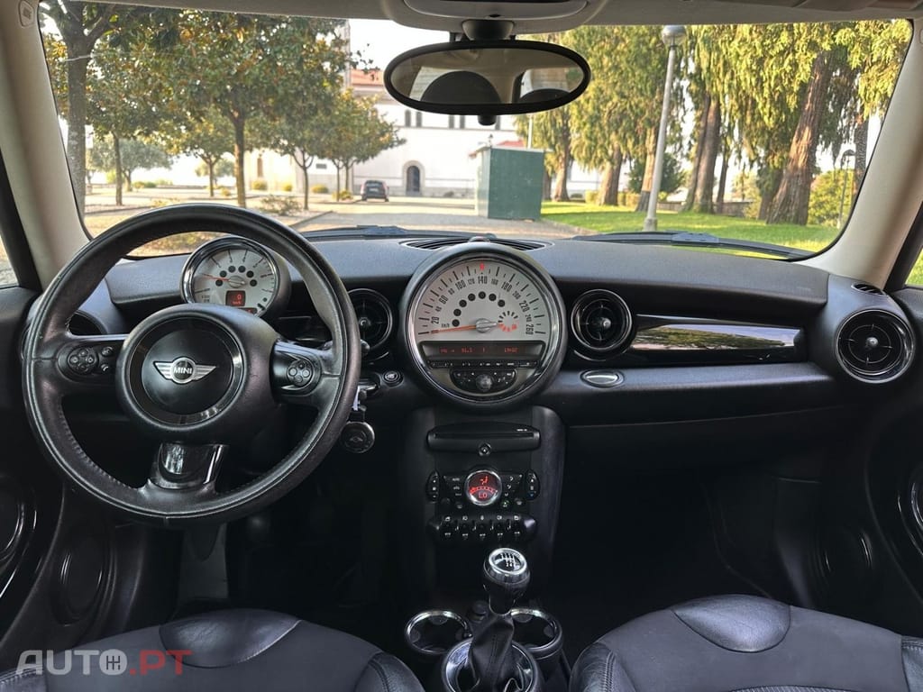 MINI Cooper Cooper D