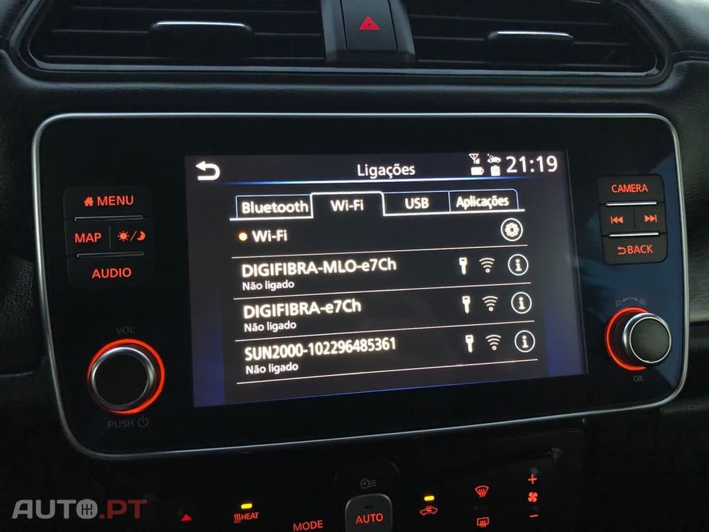 Nissan Leaf Tekna Two Tone