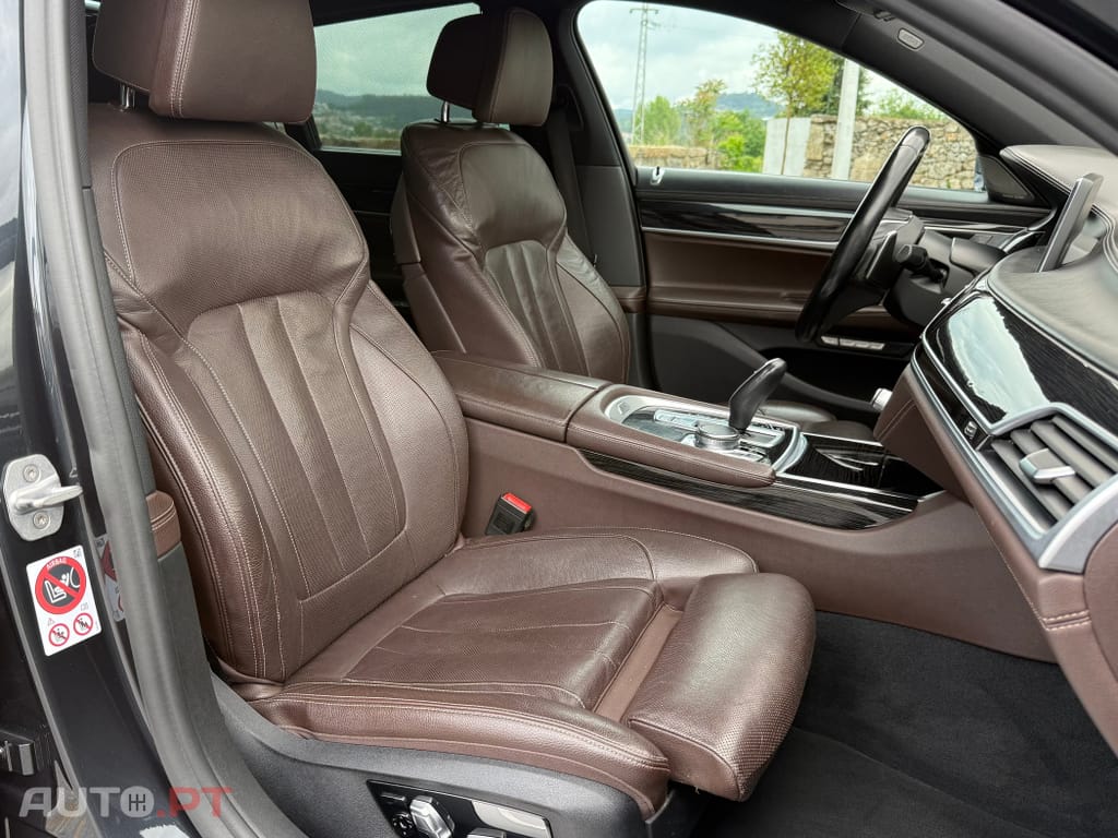 BMW 740 d xDrive Pack M Auto