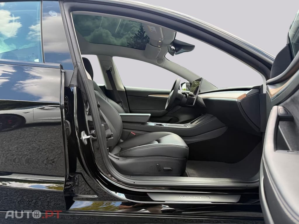 Tesla Model 3  Performance I.V.A DEDUTIVEL