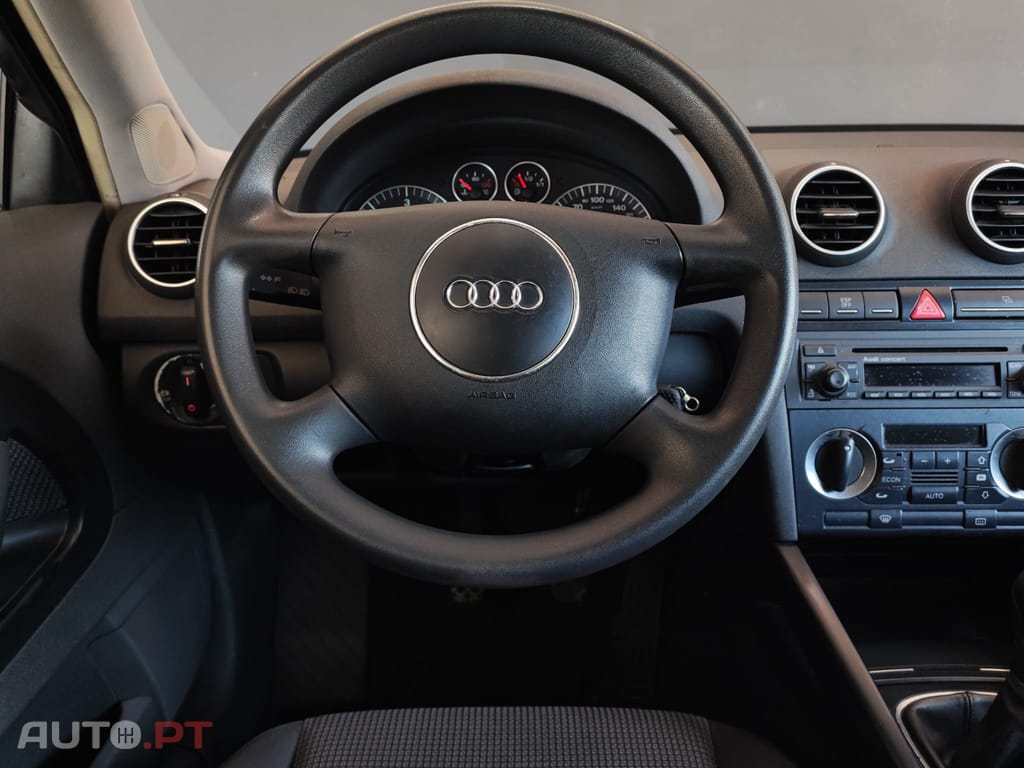 Audi A3 2.0TDI AMB (1DONO)