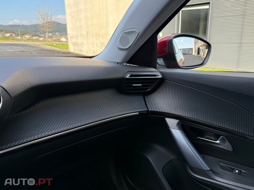 Peugeot 2008 PureTech 100 Stop&Start Allure Pack