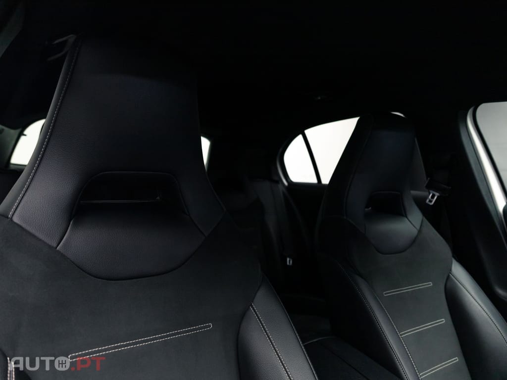 Mercedes-Benz A 250 e AMG Line