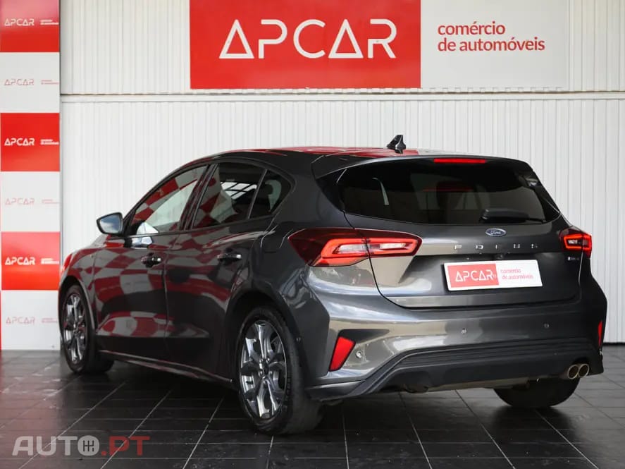 Ford Focus 1.0 EcoBoost MHEV ST-Line