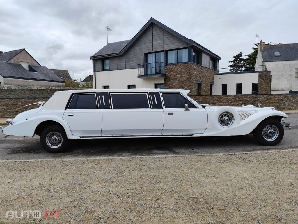 Lincoln Town Car Excalibur
