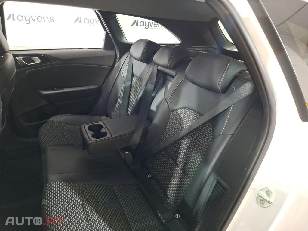 Kia Ceed 1.6 GDi PHEV Drive 6DCT