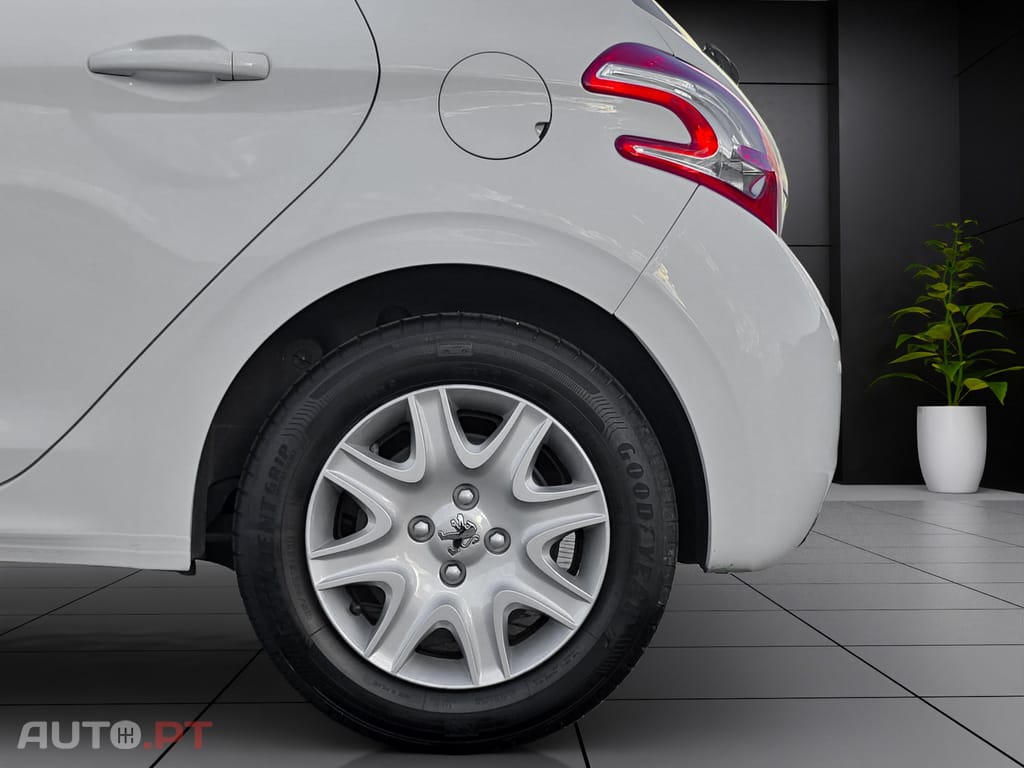 Peugeot 208 1.4 HDi