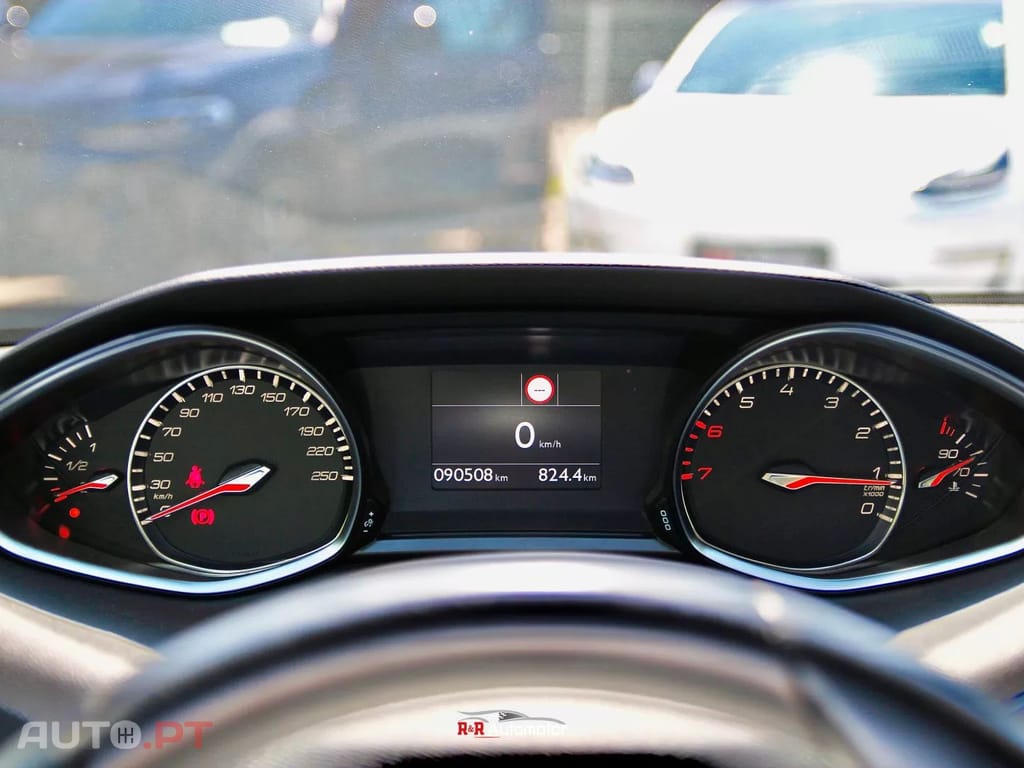 Peugeot 308 1.2 PureTech Business Line