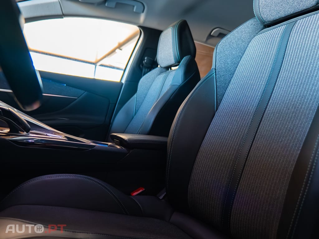 Peugeot 3008 1.2 PureTech Allure Pack EAT8