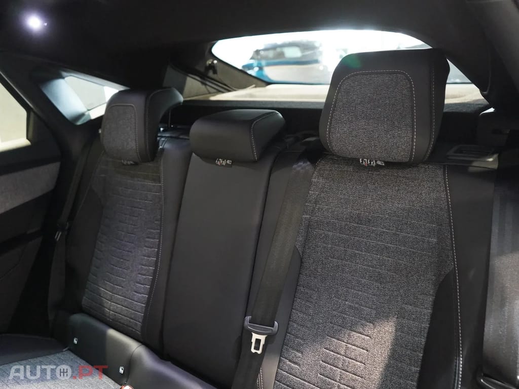 Peugeot 3008 1.2 Hybrid Allure e-DCS6