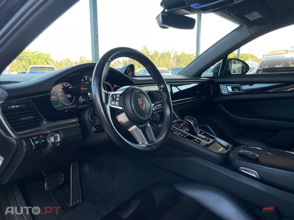 Porsche Panamera 4 E-Hybrid
