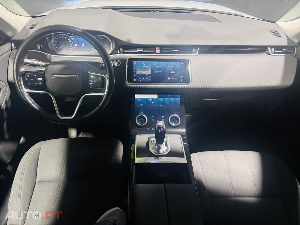 Land Rover Range Rover P300e SE