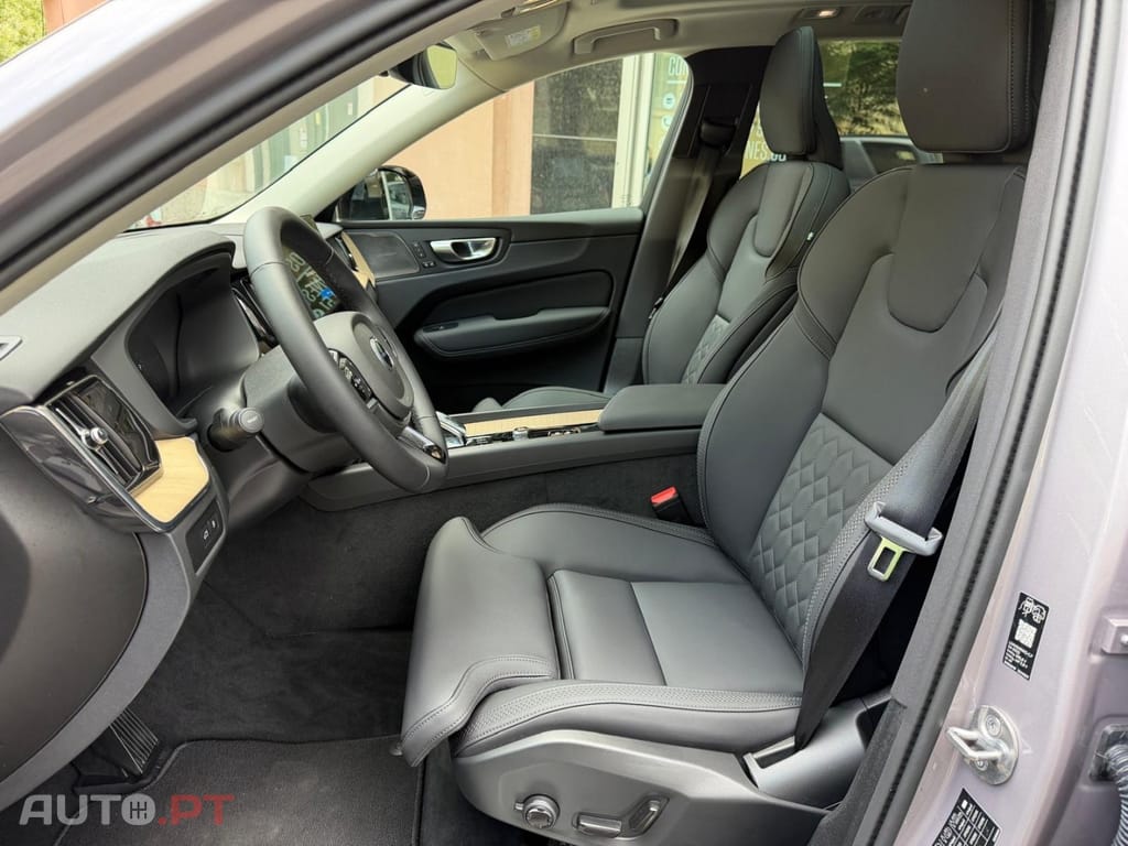Volvo XC60 2.0 T6 PHEV Plus Bright AWD