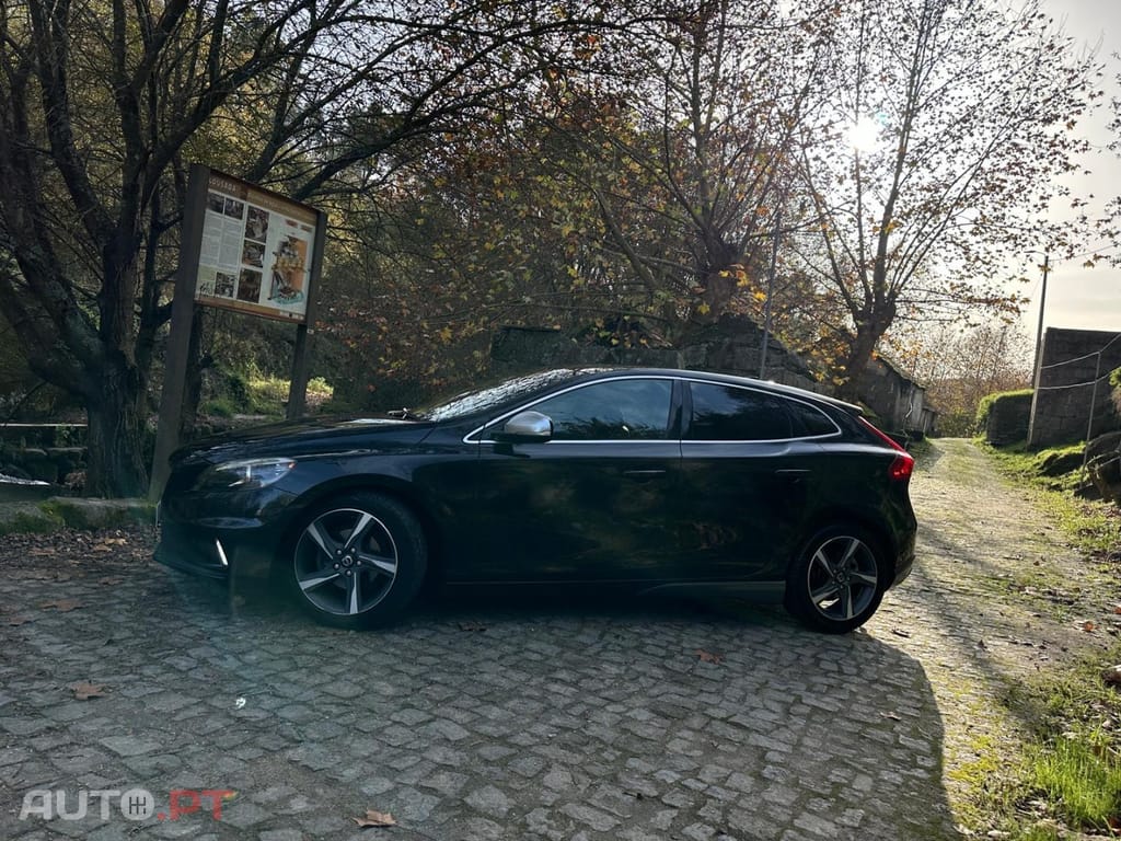 Volvo V40 1.6 D2 R-Design