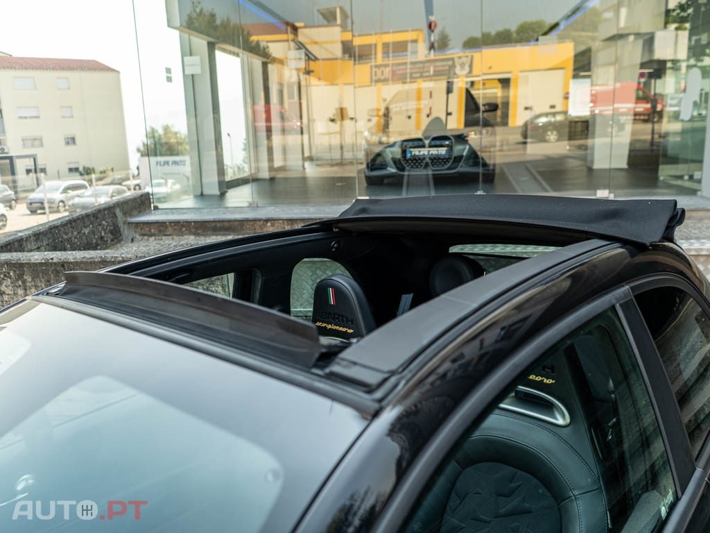 Abarth 595C 1.4 T-Jet Scorpioneoro