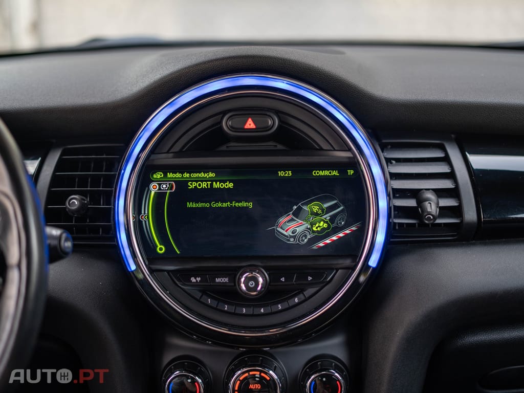 MINI Cooper Cooper D Auto