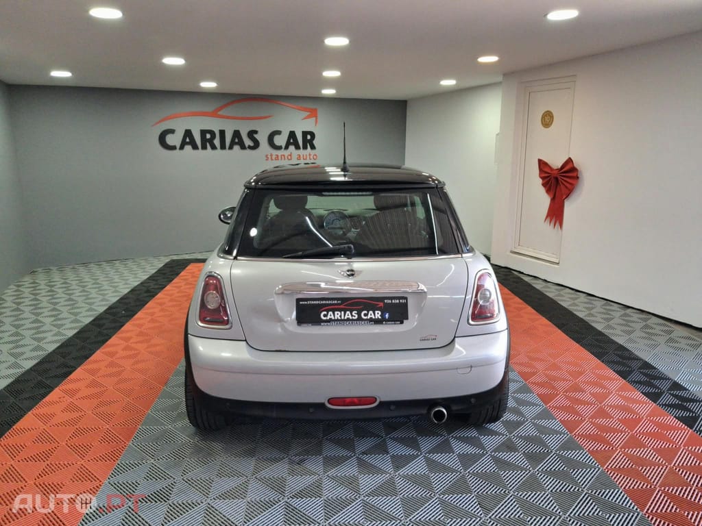 MINI Cooper D Edição Camden 50 anos