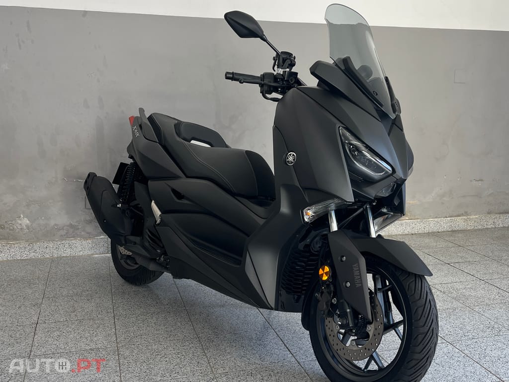 Yamaha X-Max 125