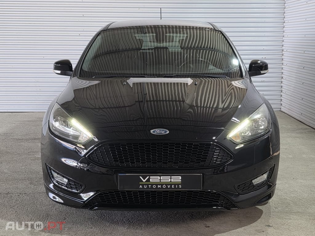 Ford Focus SW 1.5 TDCi EcoBlue ST-Line