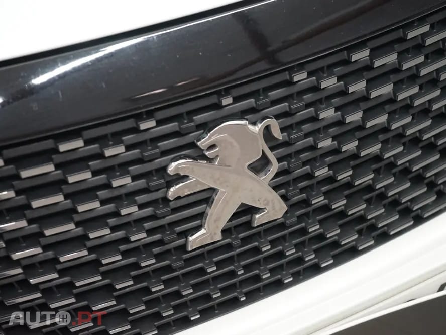 Peugeot 2008 1.2 PureTech Allure Pack EAT8