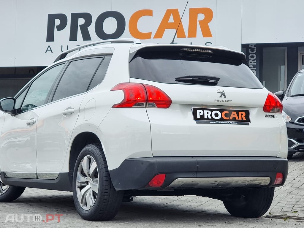 Peugeot 2008 1.2 PureTech Style